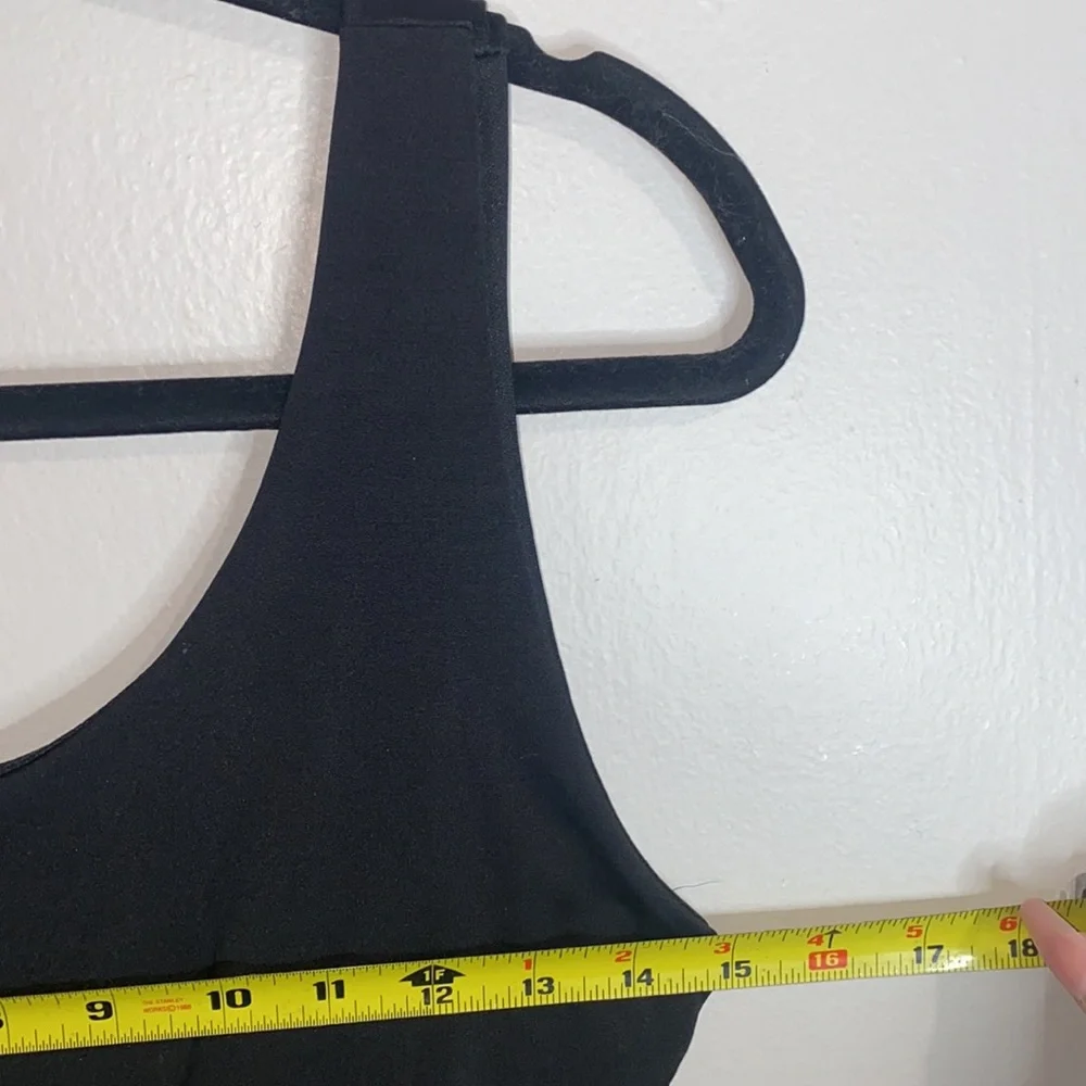 🎱The perfect Black bodysuit! - Picture 8 of 8